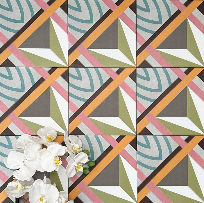 Kuba Stern Feinsteinzeugfliesen im marokkanischen Stil im Format 20 × 20 cm, angeordnet in einem sich wiederholenden geometrischen Sternmuster in sanften Grün-, Blau-, Rosa- und Senftönen. Die Draufsicht betont die klare Symmetrie, präzisen Linien und den dekorativen Zementfliesen-Look.